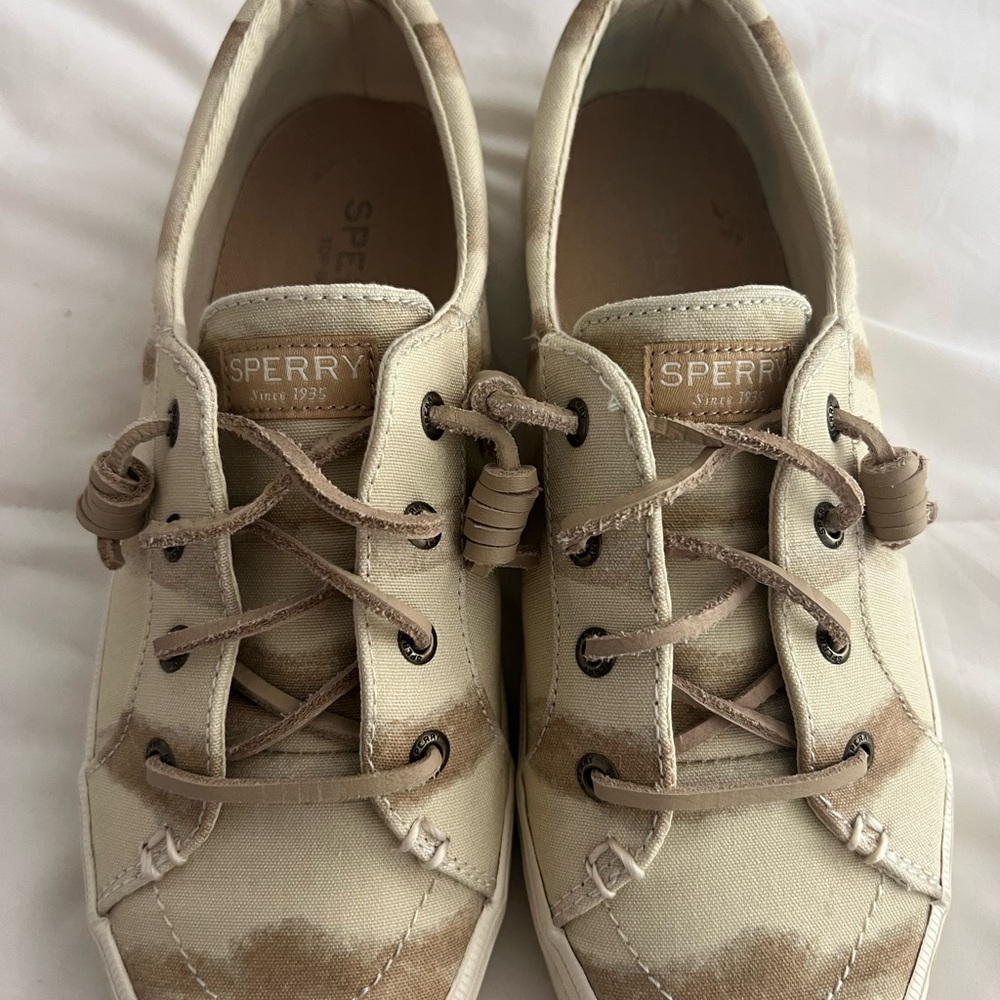 Sperry Tan Sneakers Classic Canvas Design